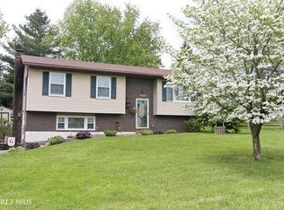 926 Century St, Hampstead, MD 21074