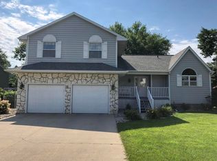 612 Park Ave, Brookings, SD 57006