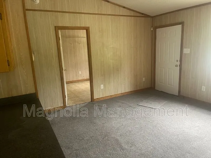 2 bed, 1.0 bath, $875 — Photo 3