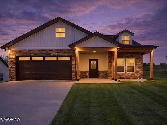 2nd image of 779 Vine Dr