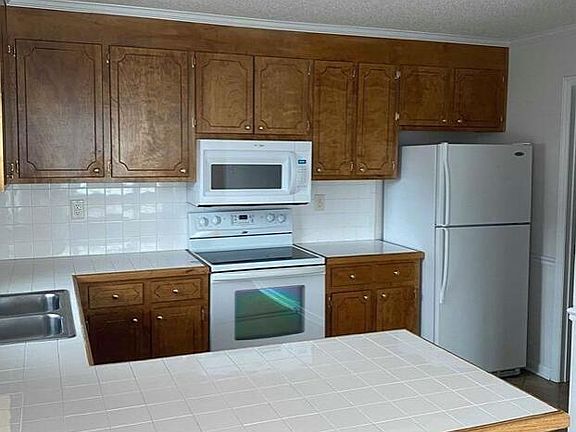 3rd image of 2152 Flagstone Court #M7