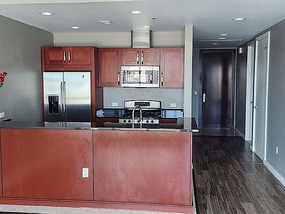 3rd image of 4525 Dean Martin Dr Unit 801