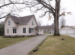 206 Graves St, Gobles, MI 49055