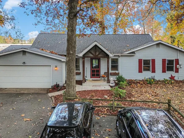 7437 W Snyder Rd, Warsaw, IN 46580