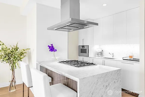 Rented by Silverstone Group USA Corp. | media 30