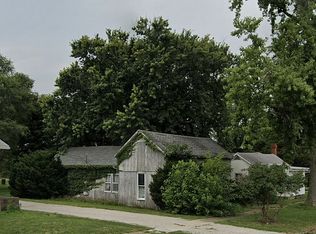 221 7th St, Illiopolis, IL 62539