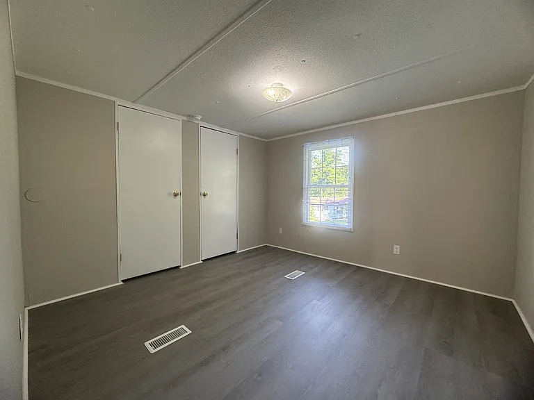 490 Harless St — Photo 17