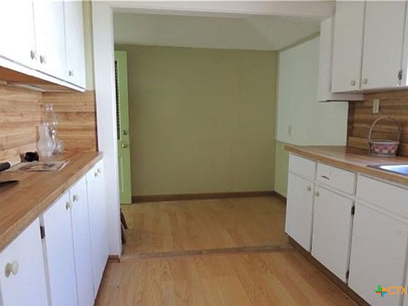 4th image of 605 Fahrenthold St
