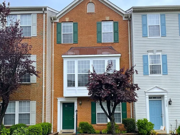 2540 Banshire Dr — Photo 1
