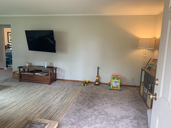 2nd image of 1847 Sherwood Dr