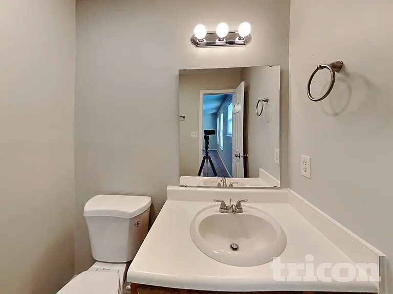 1464 Rebecca Ln — Photo 9