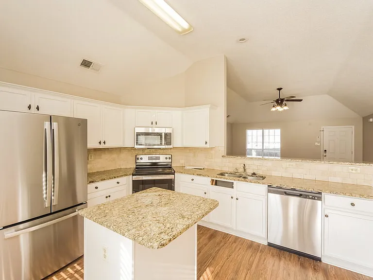 7203 Fox Creek Dr — Photo 9