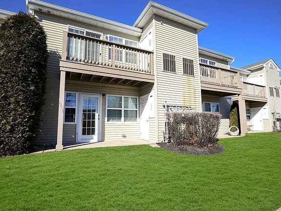 5th image of 1209 Willow Ln #1210