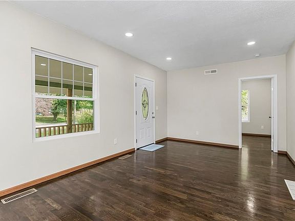 2nd image of 5011 Welborn Ln