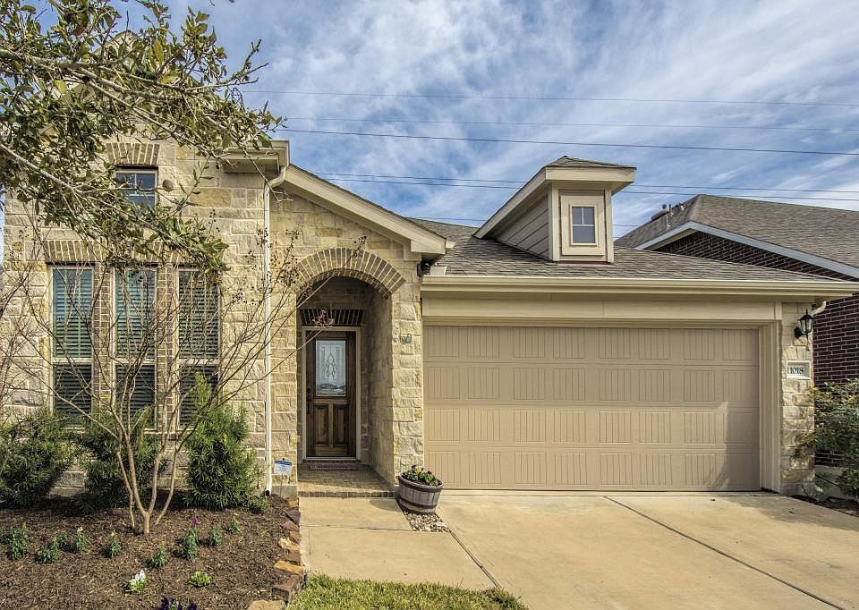 1st image of 11018 Heartland Grove Dr