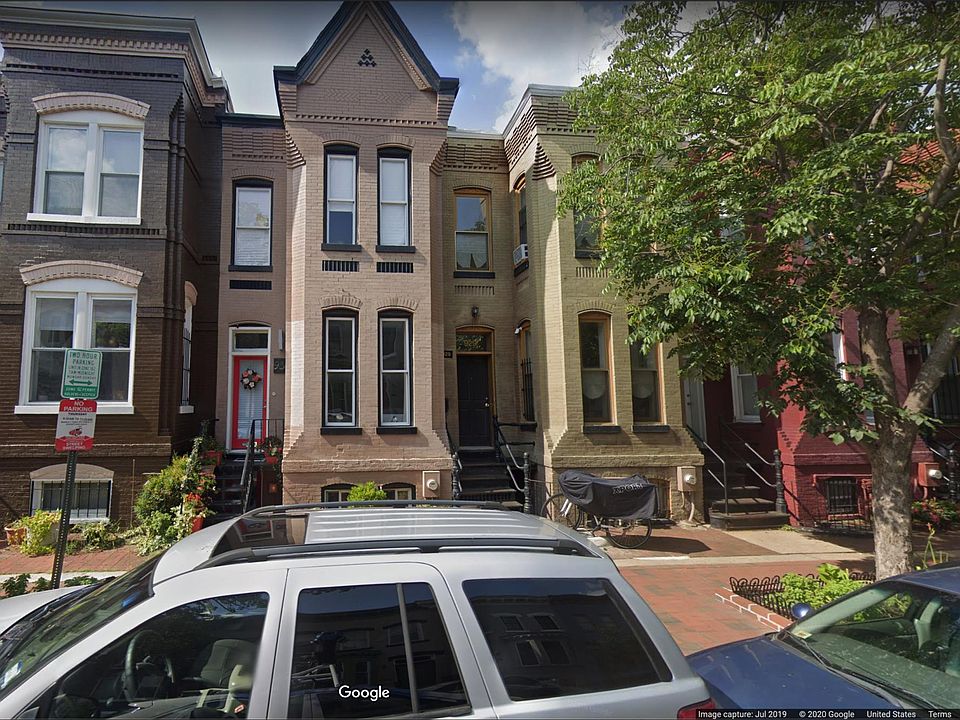 Google image view of street