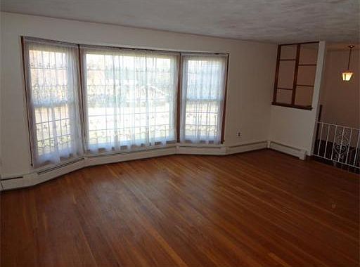5th image of 57 Mill Pond Ln