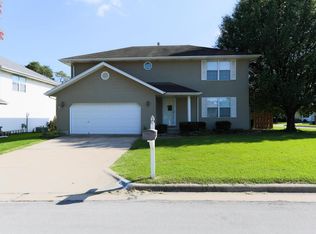 2990 W Highpoint St, Springfield, MO 65810