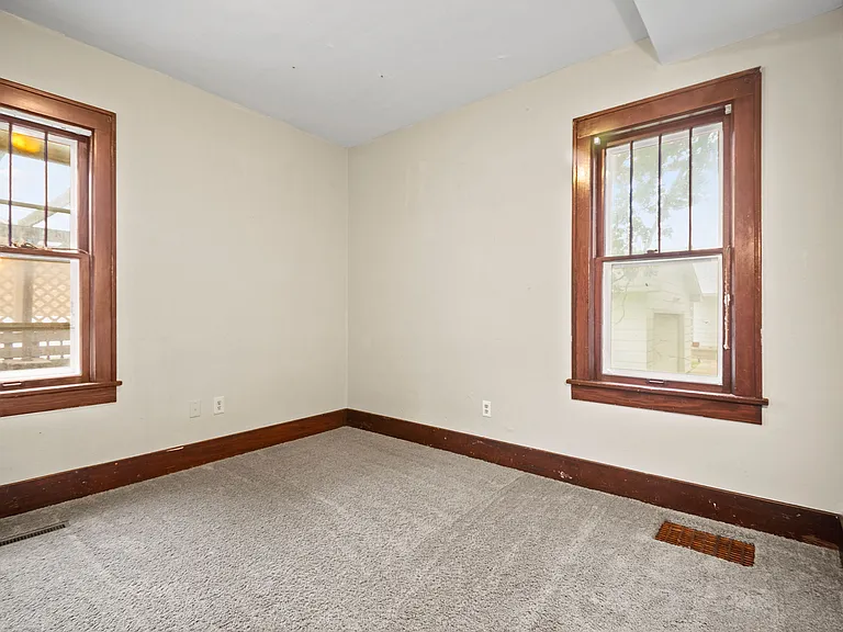 820 S Grove Ave — Photo 13