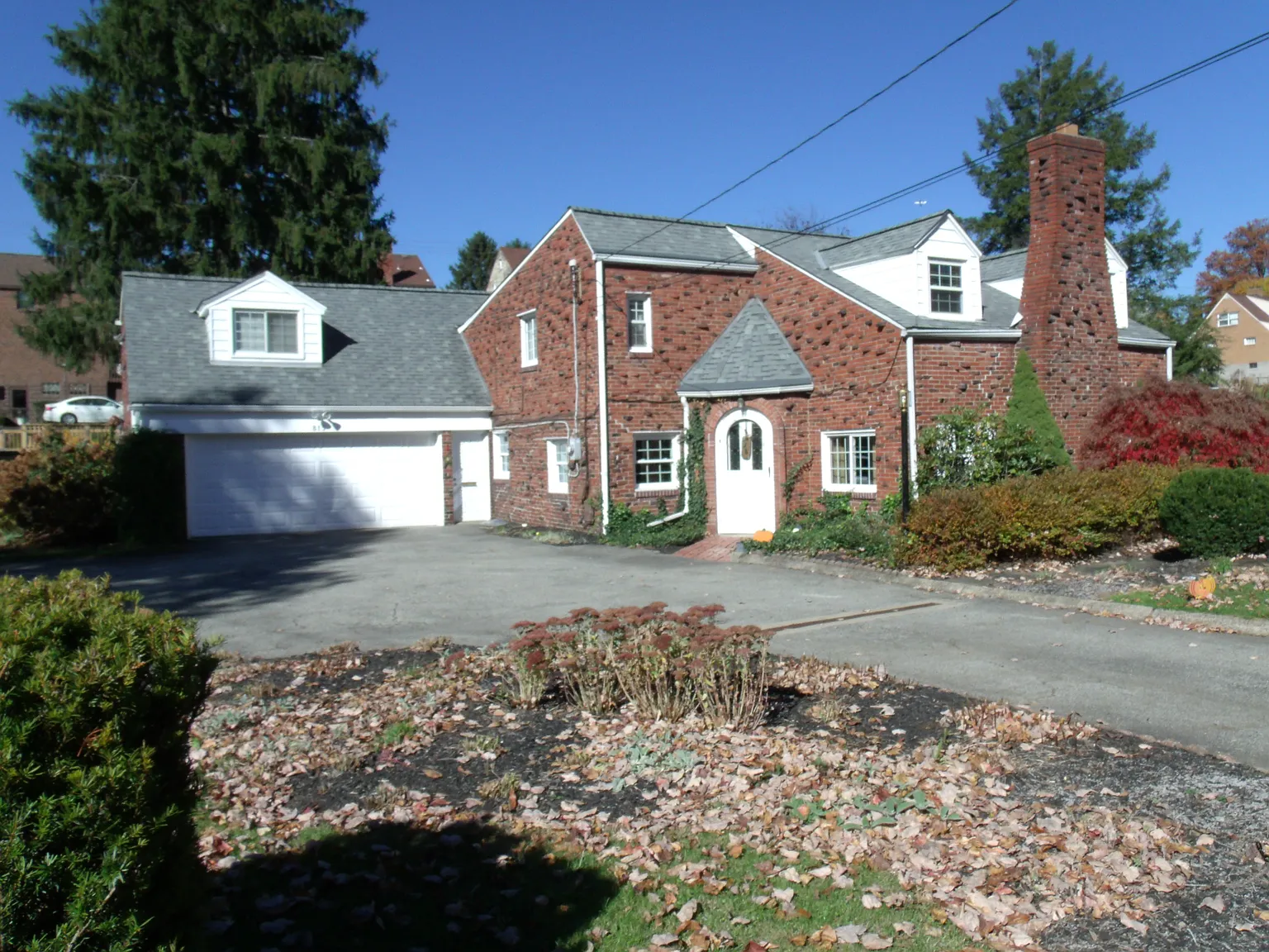 815 Fidelity Dr photo 1