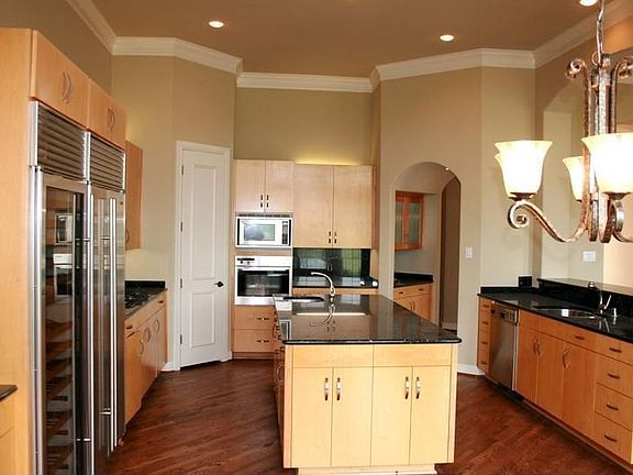 5th image of 4231 Saint Andrews Blvd