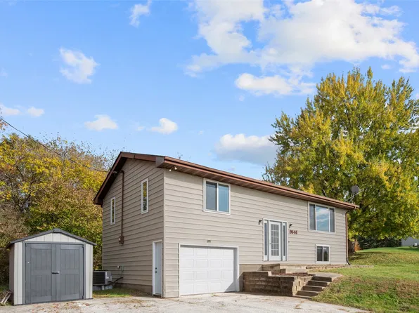 8946 SE Vandalia Dr, Runnells, IA 50237