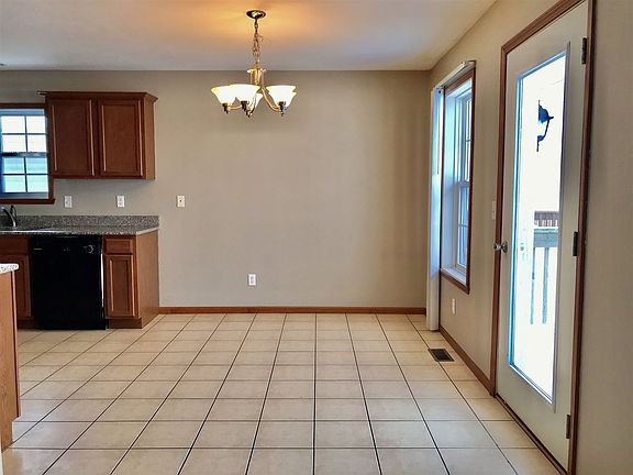 5th image of 7148 Salzbrenner Ln