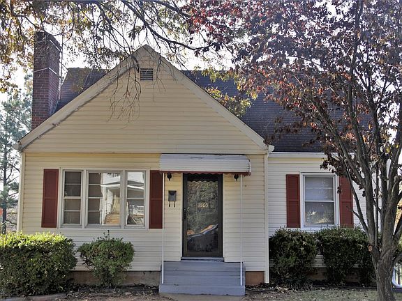 2nd image of 1505 McKinney Ave