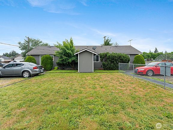 5th image of 922 134th Street Ct S