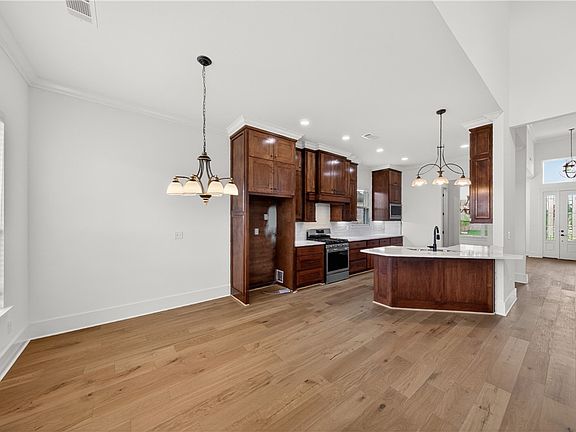 4th image of 1831 Bluestem Dr