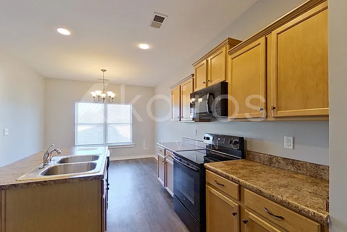 7071 Shadesbrook Cir — Photo 4