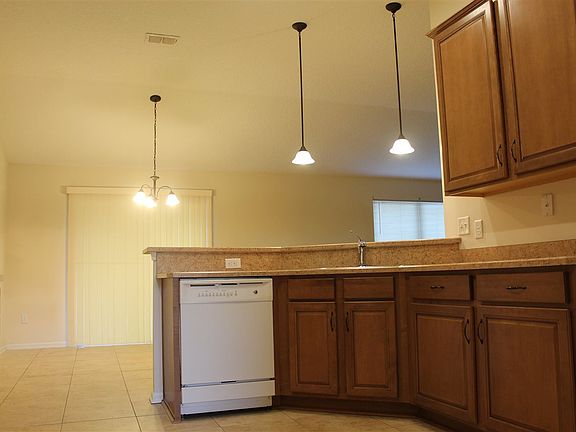 3rd image of 166 Patriot Ln