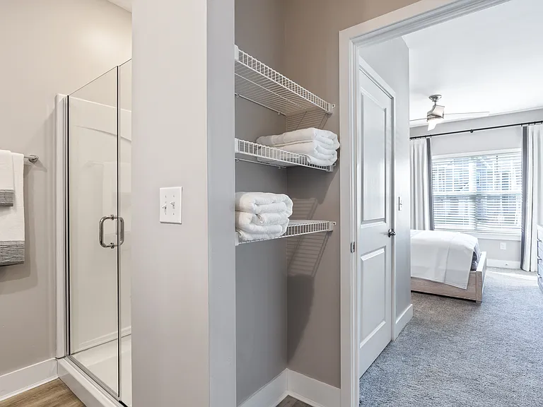 Alexander Pointe Apartments — Photo 15