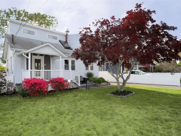 230 Ferndale Boulevard, Islip, NY 11751