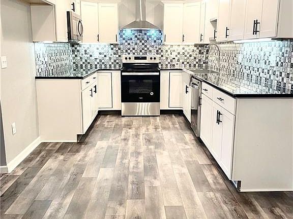 2nd image of 26855 Woodland Ct