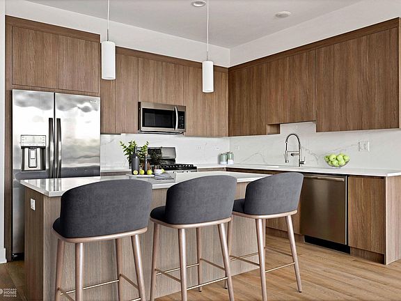4th image of 3204 N Lawndale Ave #202