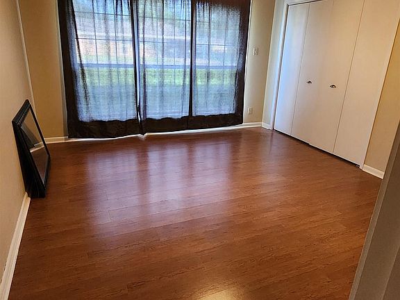 5th image of 318 Park Dr