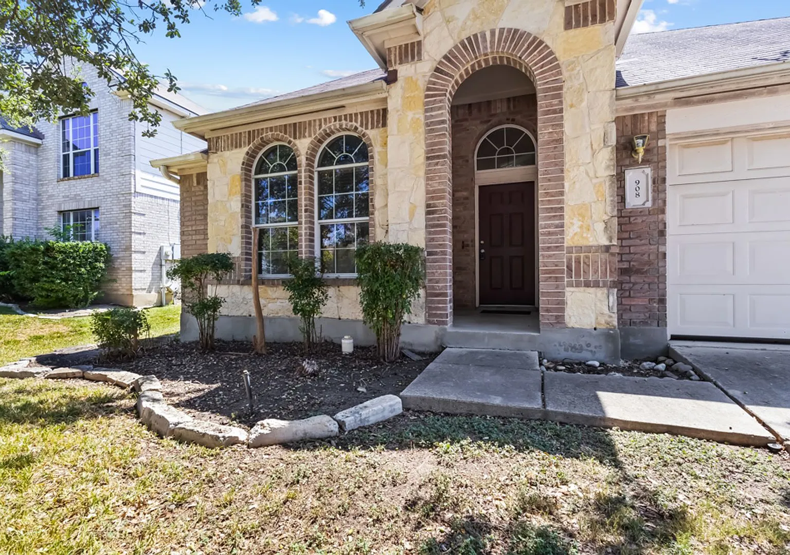 3 Bedroom 2 Bathrooms located in Forest Ridge Subdivision — Photo 1