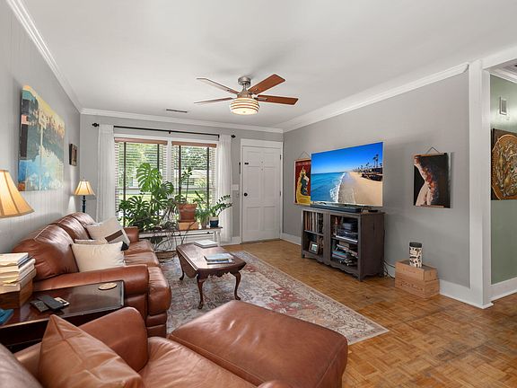 4th image of 1047 Honeysuckle Ln
