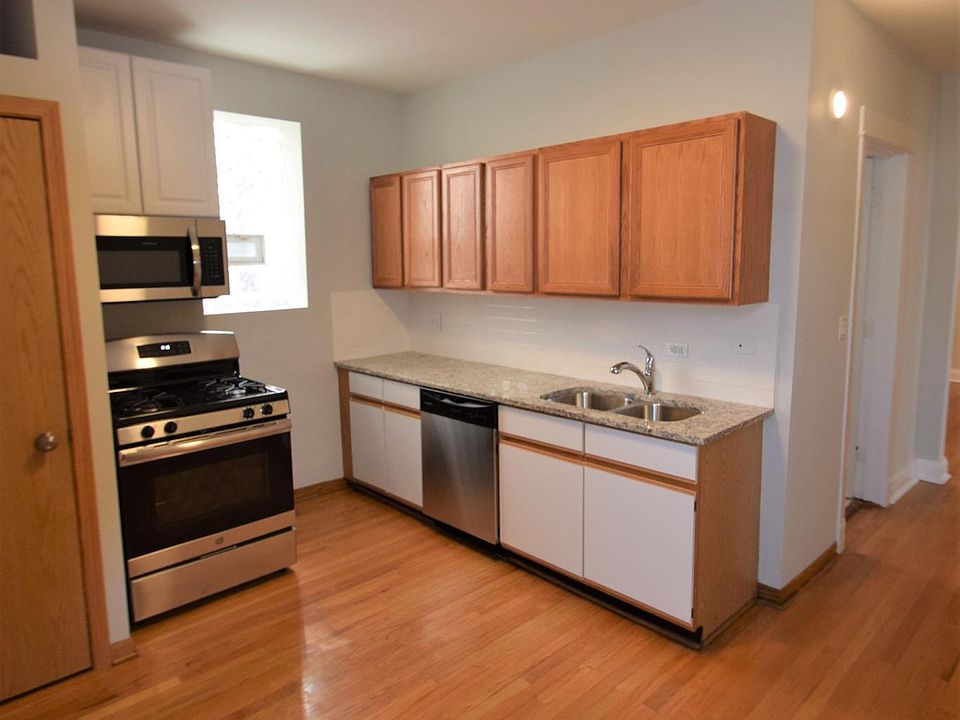 1st image of 4516 N Malden St APT 1R