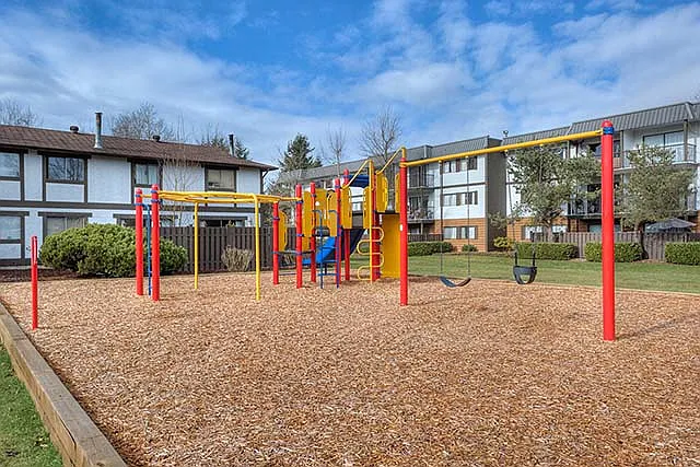 Berry Road Apartments — Photo 4