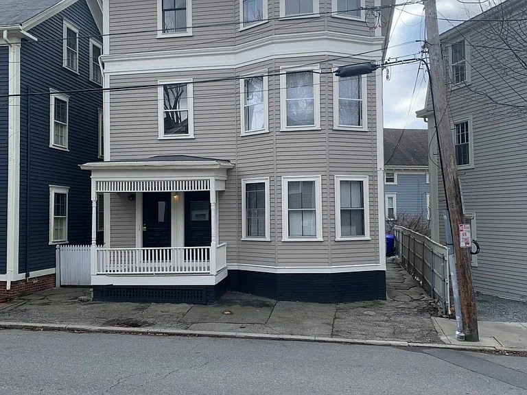 11 Sheldon St — Photo 1