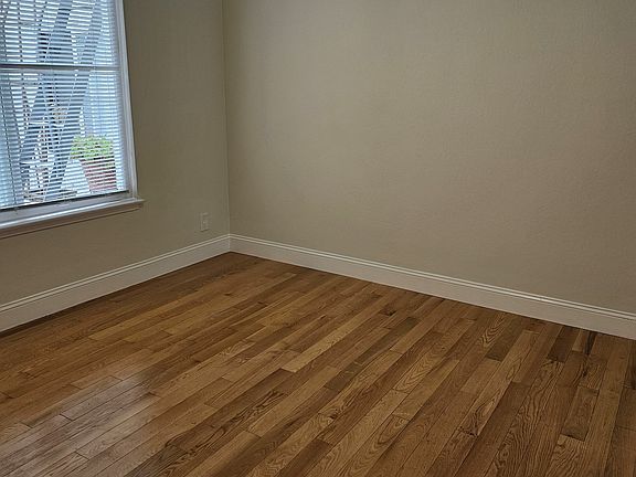 5th image of 262 12th Ave Unit 2