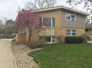 533 Ryan Ln APT 2, West Dundee, IL 60118