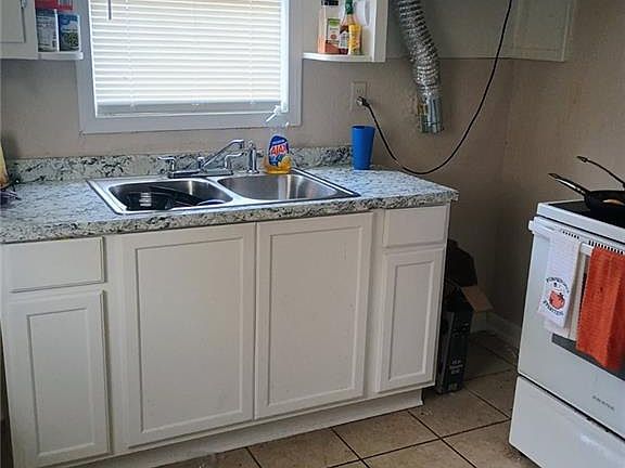 4th image of 434 Mellon St