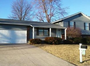 4 Voyager Dr, Saint Peters, MO