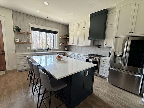 2nd image of 26 Eastleigh Cir