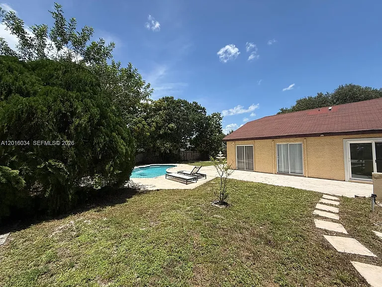 11143 Model Cir E — Photo 23