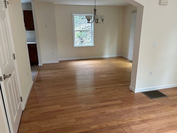 4th image of 119 Nethermont Ave #B
