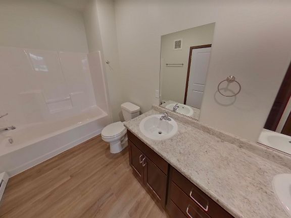 3rd image of 904 E Milbank Ave #112